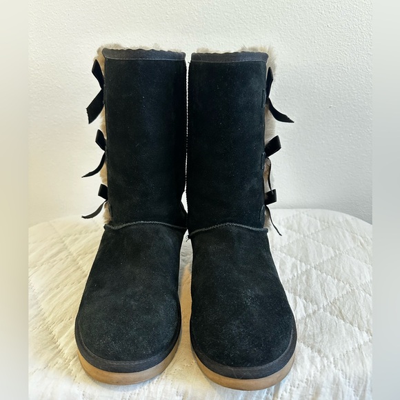 Koolaburra by UGG Shearling Boots Victoria Short w Side Bows - Black Size 10 EUC - Picture 4 of 8